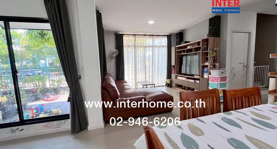For sale 4 bedrooms house in Khlong Sam Wa, Bangkok