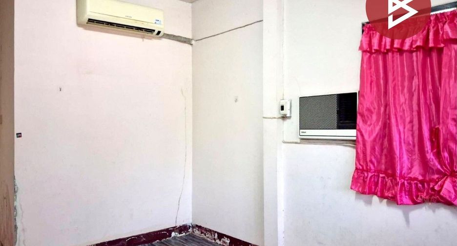 For sale 3 bedrooms house in Mueang Uttaradit, Uttaradit