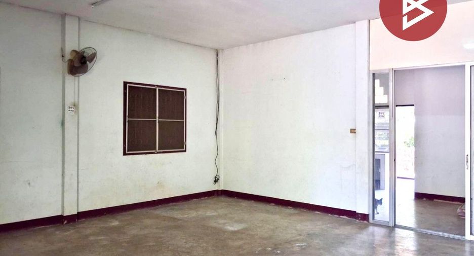 For sale 3 bedrooms house in Mueang Uttaradit, Uttaradit