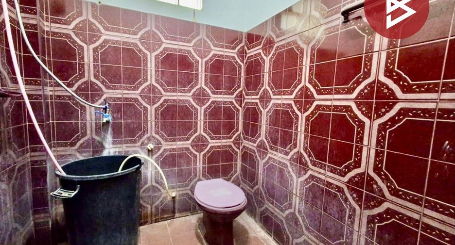 For sale 3 bedrooms house in Mueang Uttaradit, Uttaradit
