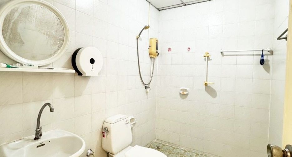 Casa adosada en venta de 4 habitaciones en Bang Na, Bangkok