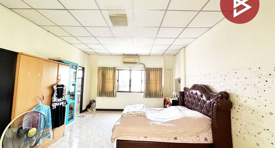 Casa adosada en venta de 4 habitaciones en Bang Na, Bangkok