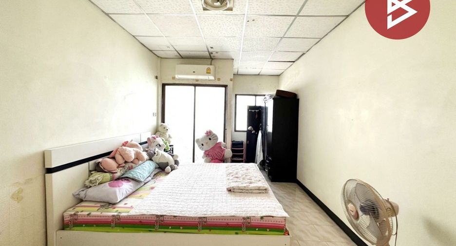Casa adosada en venta de 4 habitaciones en Bang Na, Bangkok