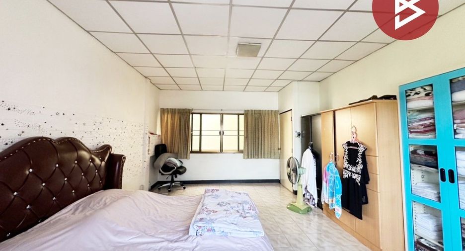 Casa adosada en venta de 4 habitaciones en Bang Na, Bangkok