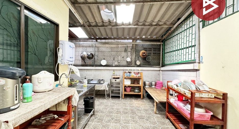 Casa adosada en venta de 4 habitaciones en Bang Na, Bangkok