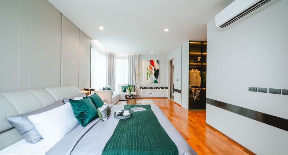 For sale 4 bedrooms house in Saphan Sung, Bangkok