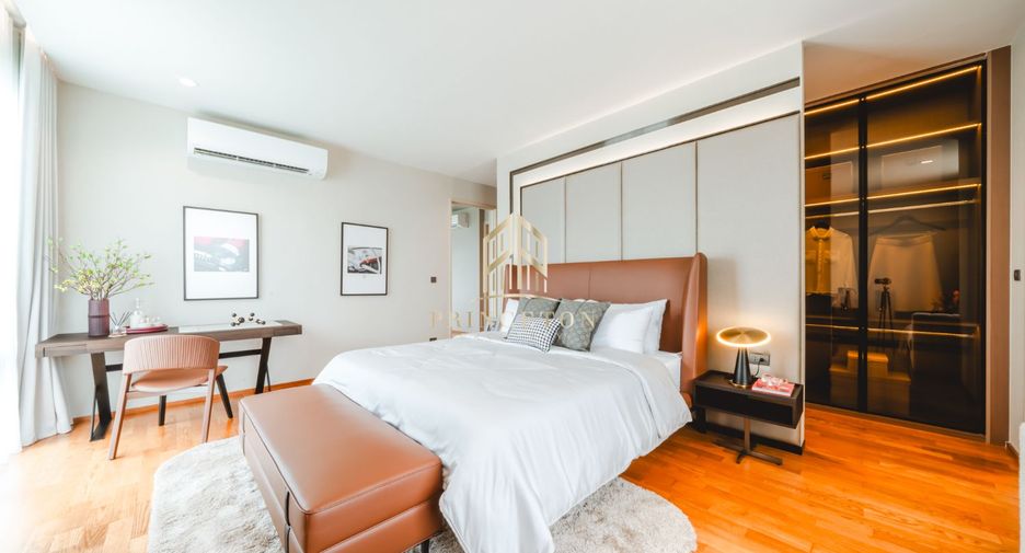 For sale 4 bedrooms house in Saphan Sung, Bangkok
