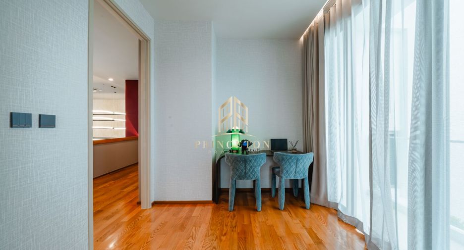 For sale 4 bedrooms house in Saphan Sung, Bangkok