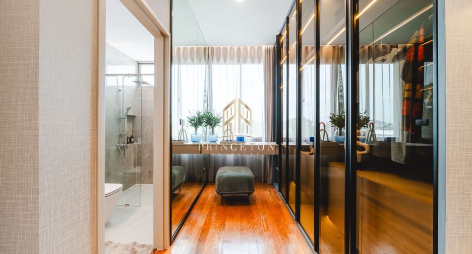 For sale 4 bedrooms house in Saphan Sung, Bangkok
