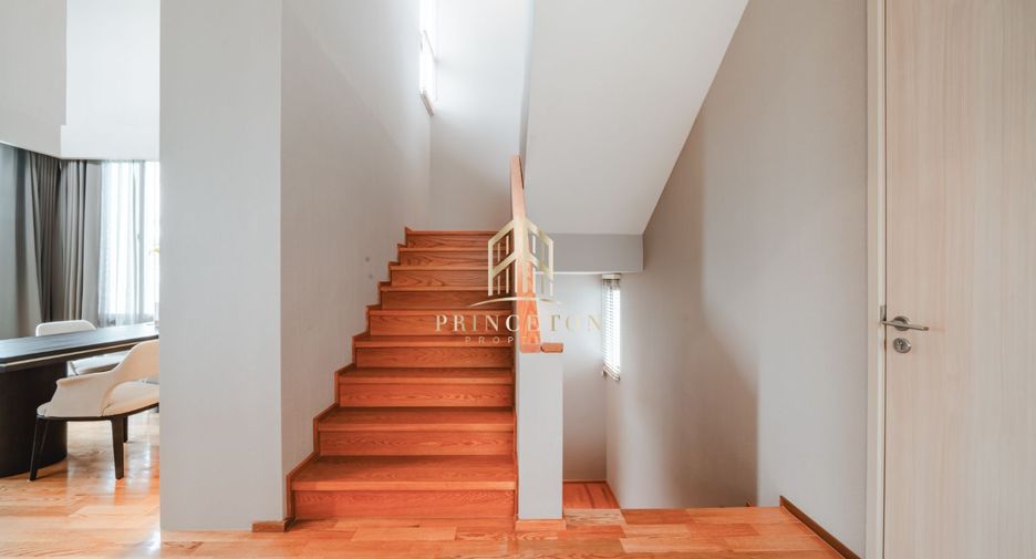 For sale 4 bedrooms house in Saphan Sung, Bangkok