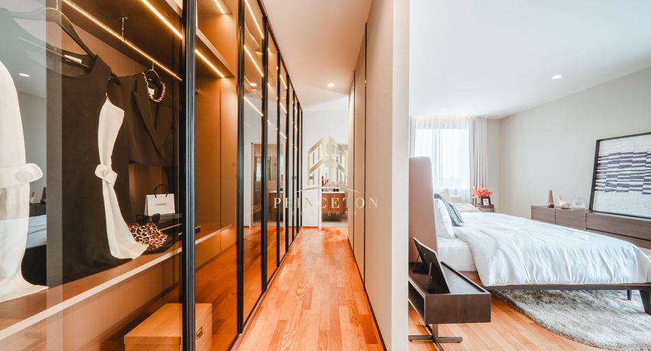 For sale 4 bedrooms house in Saphan Sung, Bangkok