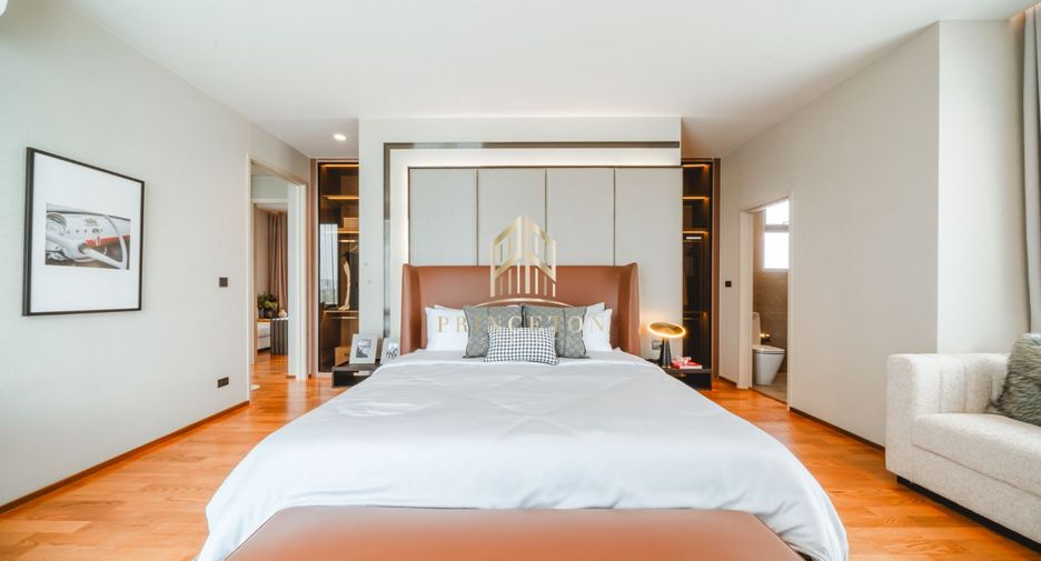 For sale 4 bedrooms house in Saphan Sung, Bangkok