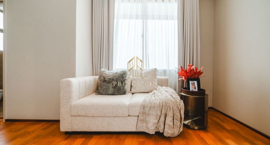 For sale 4 bedrooms house in Saphan Sung, Bangkok