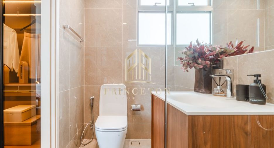 For sale 4 bedrooms house in Saphan Sung, Bangkok