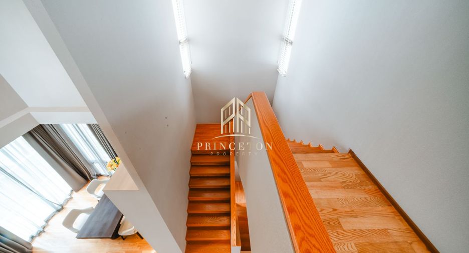 For sale 4 bedrooms house in Saphan Sung, Bangkok