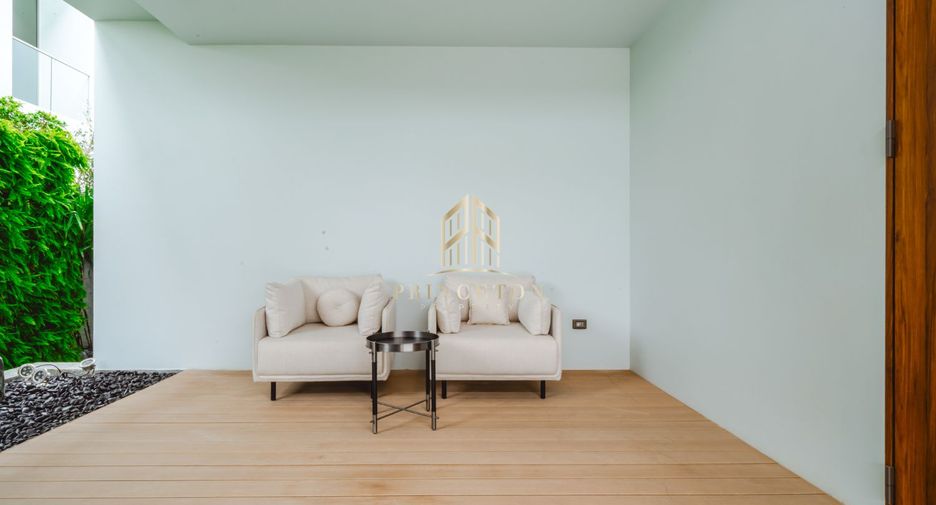 For sale 4 bedrooms house in Saphan Sung, Bangkok