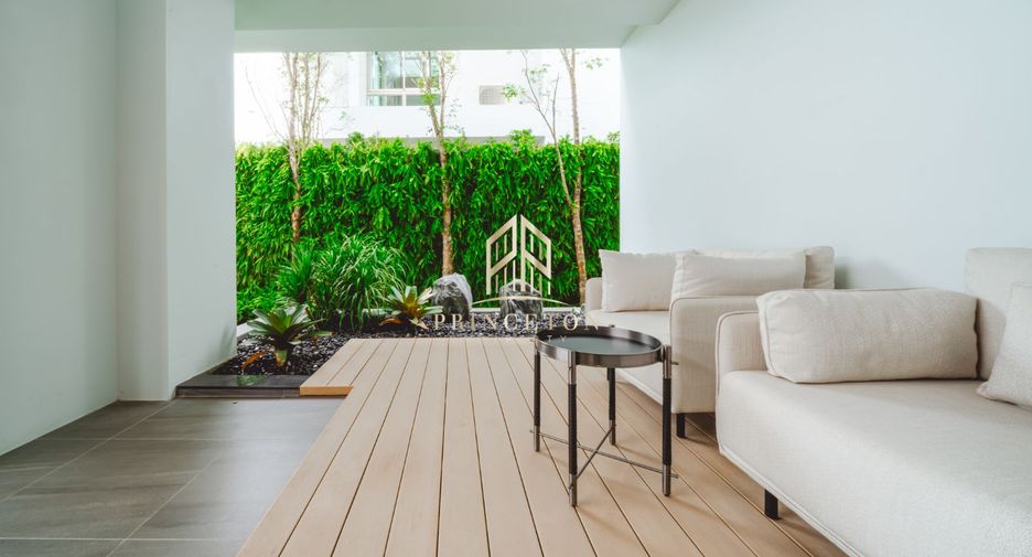 For sale 4 bedrooms house in Saphan Sung, Bangkok