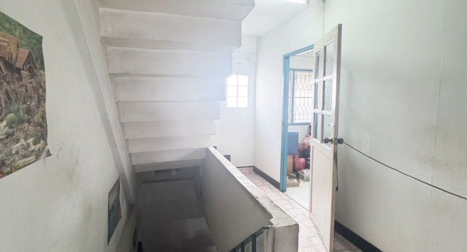 For sale 3 bedrooms retail Space in Bang Khae, Bangkok