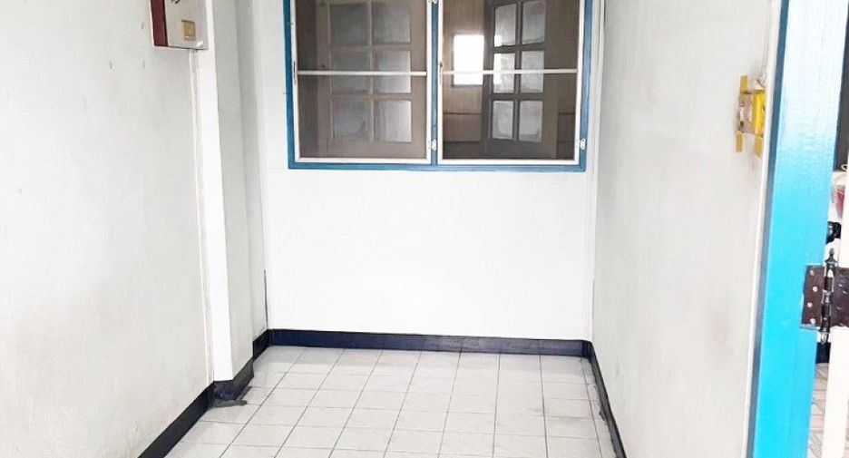 For sale 3 bedrooms retail Space in Bang Khae, Bangkok