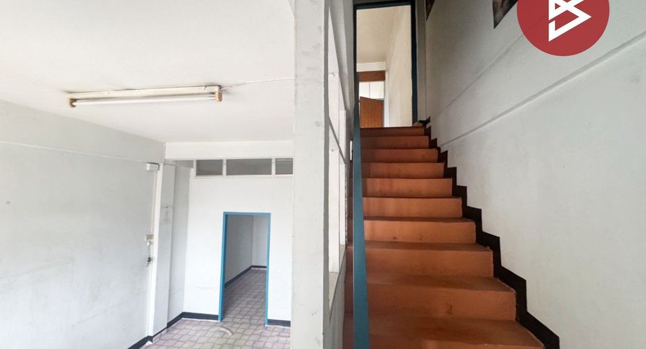 For sale 3 bedrooms retail Space in Bang Khae, Bangkok