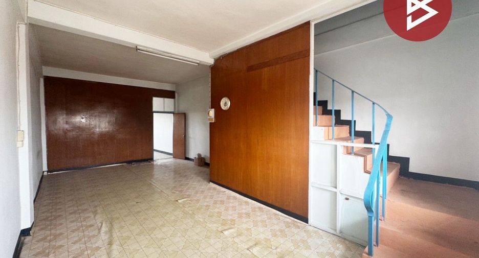 For sale 3 bedrooms retail Space in Bang Khae, Bangkok