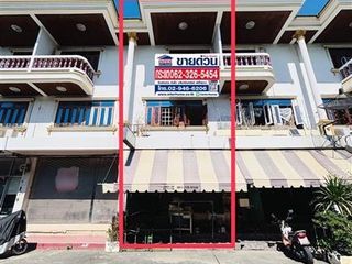 For rent そして for sale 3 ベッドルーム retail Space in Mueang Samut Prakan, Samut Prakan