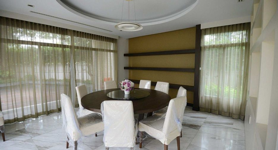 For sale 5 bedrooms house in Bang Kapi, Bangkok