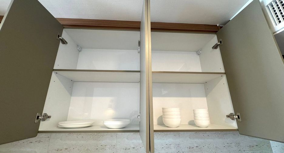 For sale 1 Beds condo in Watthana, Bangkok