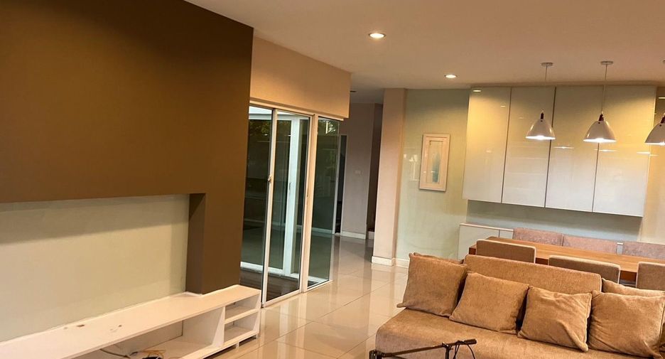 出租 3 卧室 独立屋 在 Lat Phrao, 曼谷