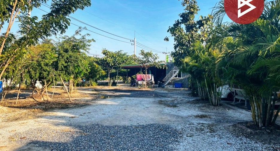 For sale hotel in Wat Sing, Chainat