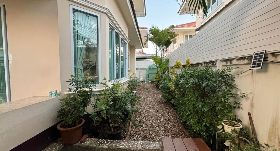 Casa en venta de 3 habitaciones en San Kamphaeng, Chiang Mai