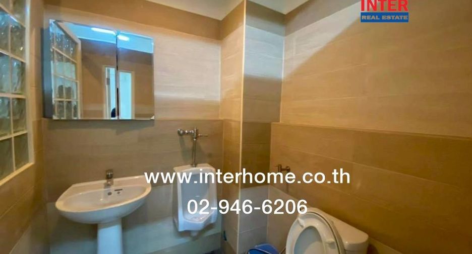 For sale 3 bedrooms retail Space in Thon Buri, Bangkok