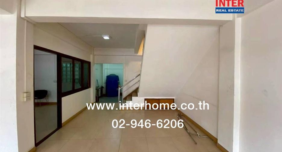 For sale 3 bedrooms retail Space in Thon Buri, Bangkok