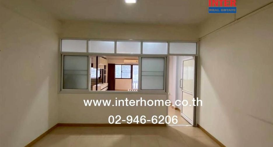 For sale 3 bedrooms retail Space in Thon Buri, Bangkok