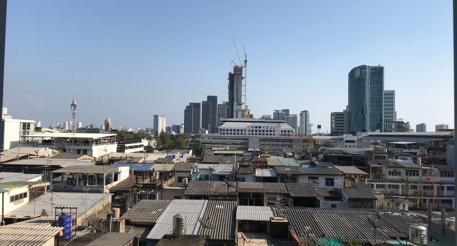 For sale 1 bed condo in Phra Khanong, Bangkok