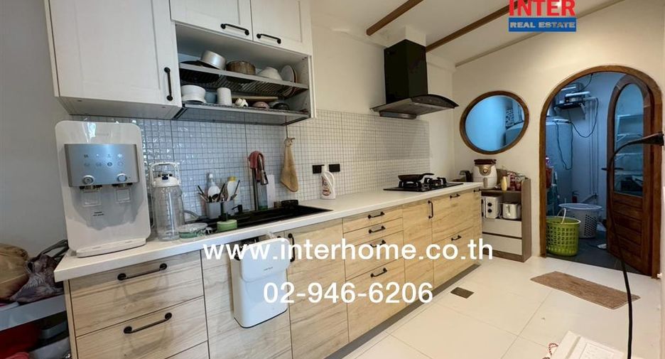 For rent and for sale 3 bedrooms townhouse in Prawet, Bangkok