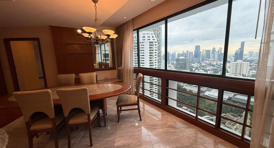 For rent 3 bedrooms condo in Khlong Toei, Bangkok