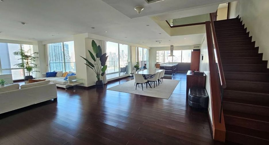 For rent 3 bedrooms condo in Khlong Toei, Bangkok