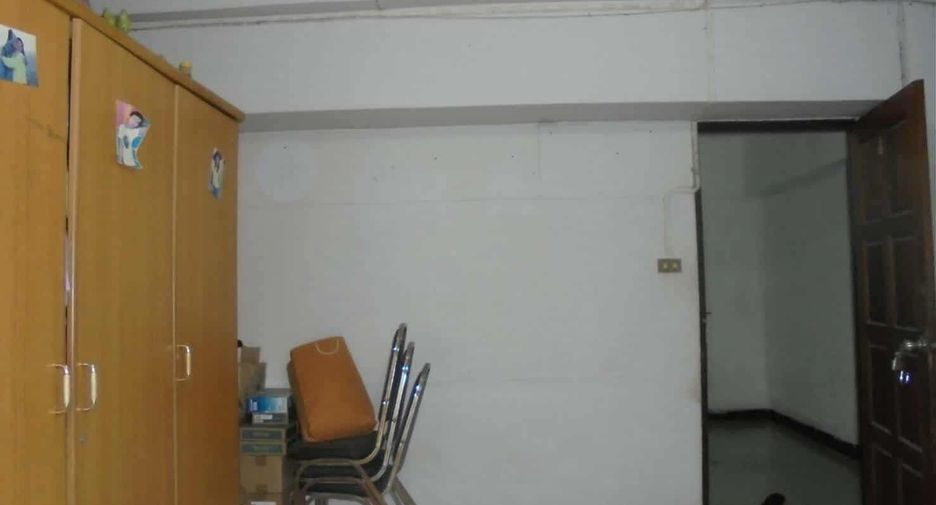 For sale 1 bed condo in Wang Thonglang, Bangkok