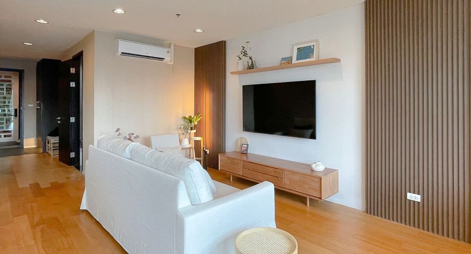 For rent 2 bedrooms condo in Watthana, Bangkok