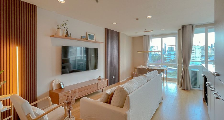 For rent 2 bedrooms condo in Watthana, Bangkok