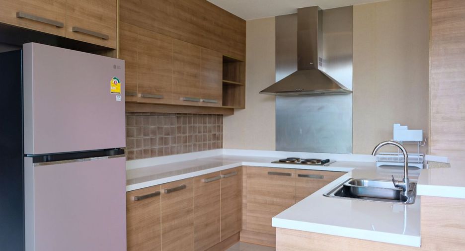 For rent 2 bedrooms condo in Watthana, Bangkok