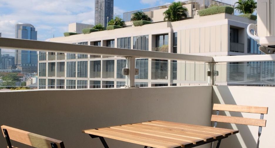 For rent 2 bedrooms condo in Watthana, Bangkok