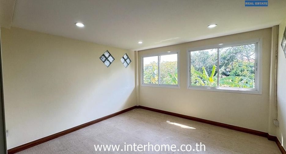 For sale 3 bedrooms townhouse in Mueang Nonthaburi, Nonthaburi