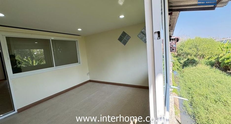 For sale 3 bedrooms townhouse in Mueang Nonthaburi, Nonthaburi