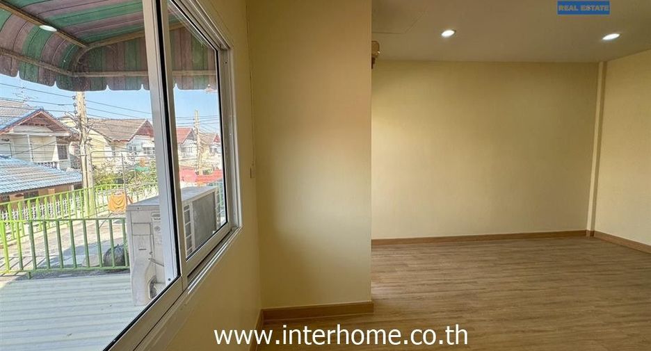 For sale 3 bedrooms townhouse in Mueang Nonthaburi, Nonthaburi
