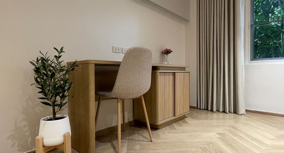 For sale 2 bedrooms condo in Watthana, Bangkok