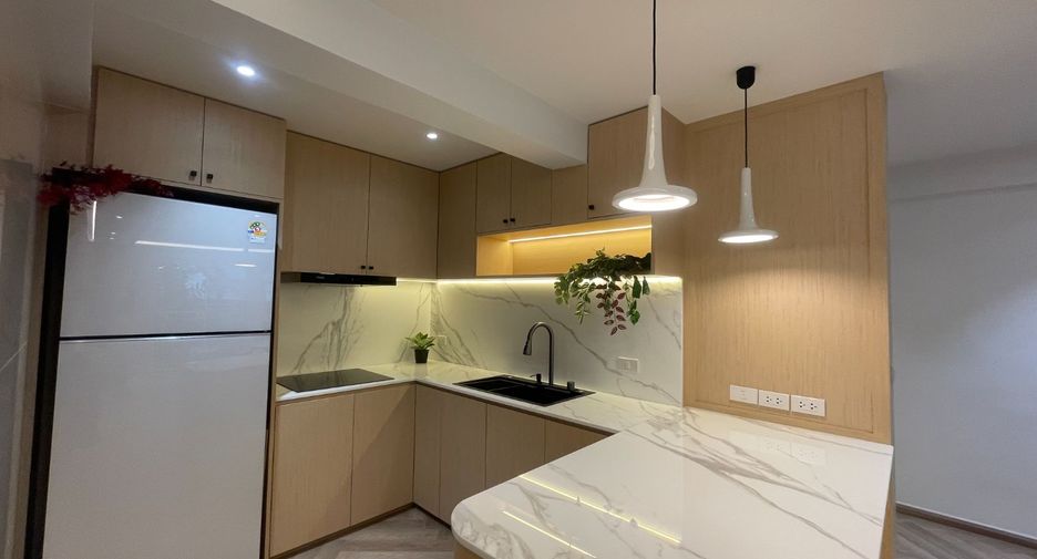 For sale 2 bedrooms condo in Watthana, Bangkok