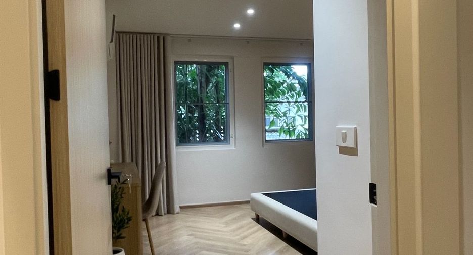 For sale 2 bedrooms condo in Watthana, Bangkok