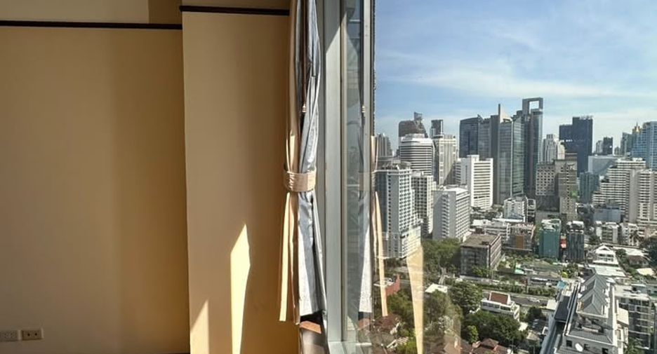 For sale 2 bedrooms condo in Pathum Wan, Bangkok